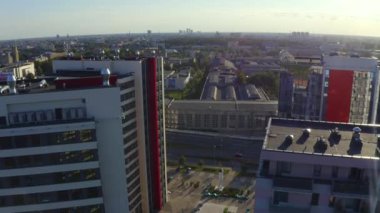 Riga, Letonya. 20 Temmuz 2020. Riga şehrinin havadan görünüşü, Teika bölgesinin yeni binaları.. 
