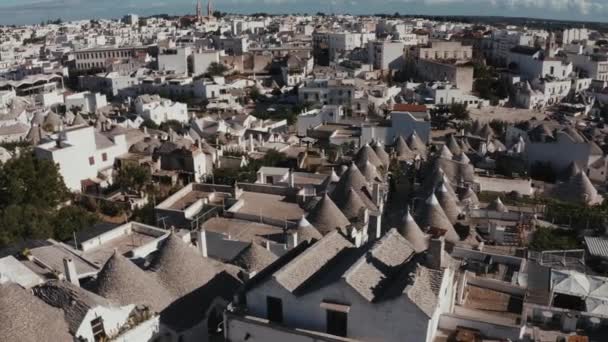 Vacker Antenn Utsikt Över Traditionella Trulli Hus Alberobello Provinsen Bari — Stockvideo