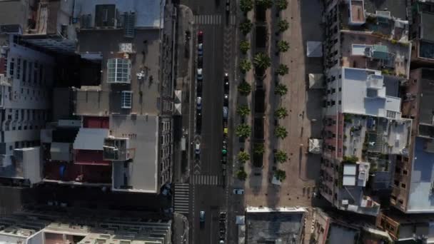 Fugleperspektiv Downtown Gade Med Biler Trafik Små Bygninger – Stock-video