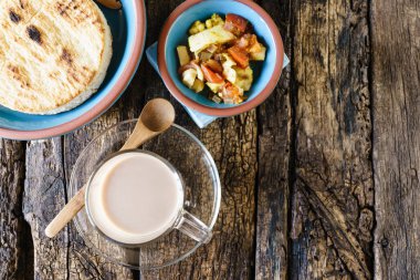 Mısır Tortilla Sebze ve Çikolata ile Sağlıklı Kahvaltı