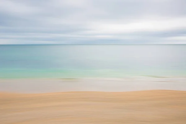 Abstract Nature Background Image Sandy Beach Emerald Green Ocean Cloudy — Stock Photo, Image