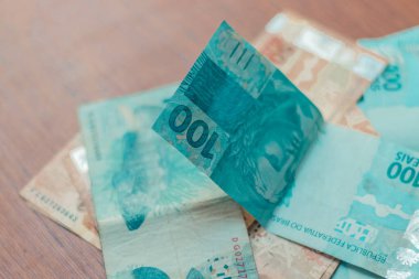 Brezilya 'dan gelen para. Real 'in notları, madeni paralar, Brezilya para birimi, Brezilya BRL. Tasarruf, maaş, ödeme ve fon kavramı.