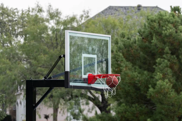 Pallacanestro Nella Rete Gol Una Tavola Quadrata Subito Dopo Aver — Foto Stock