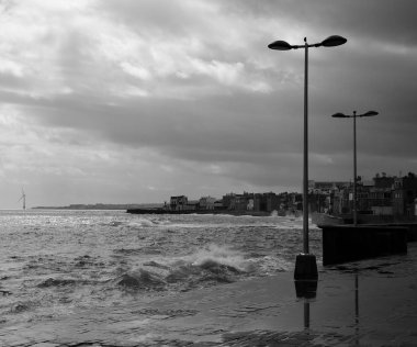 Tek renkli etkisi ile yüksek gelgit sahil, San Cristobal, Las Palmas de Gran Canaria, İspanya