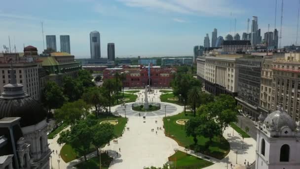 Flyg foto över May Square och Casa Rosada, Casa de Gobierno-president Buenos Aires, Argentina — Stockvideo