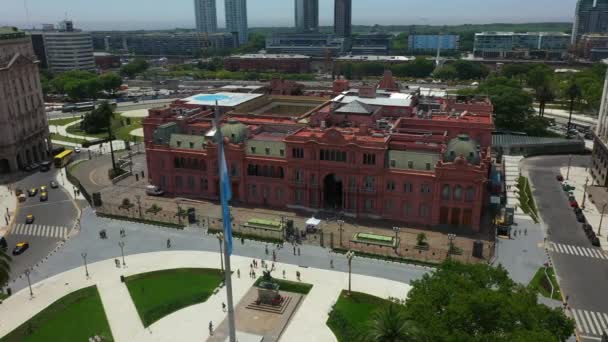 Flyg foto över May Square och Casa Rosada, Casa de Gobierno-president Buenos Aires, Argentina — Stockvideo