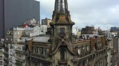 Kongre meydanının yakınındaki Confiteria del Molino binasının hava görüntüleri. Buenos Aires, Arjantin