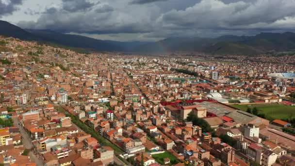 Eski bir şehir Cusco Hava drone görünümü-Inca uygarlığının başkenti. Peru, Güney Amerika. — Stok video