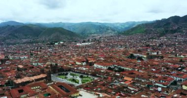 Eski bir kasaba Cusco Hava drone Timelapse-Inca uygarlığının başkenti. Peru, Güney Amerika.