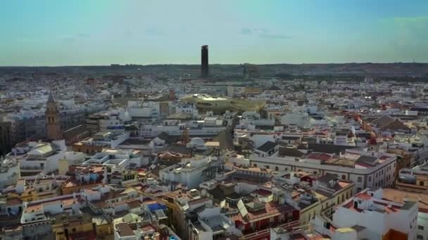 Letecký pohled na Sevilu, Andalusii, Španělsko. Léto, 2019 — Stock video