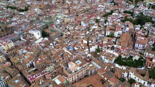 Aerial Drone utsikt över Granada stad, Andalusien. Spanien, sommar 2019 — Stockvideo