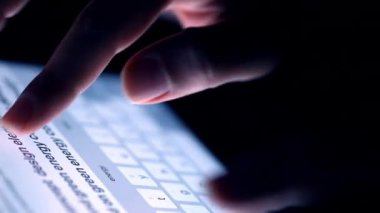 İnanılmaz gelişmiş bir görüntü. Süper hızlı kablosuz bağlantı masaüstü uygulamaları iş gününüzü süper hızlı WiFi ve hücresel seçeneklerle daha verimli hale getirir. Sihirli Klavye özellikleri.