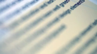 İnanılmaz gelişmiş bir görüntü. Süper hızlı kablosuz bağlantı masaüstü uygulamaları iş gününüzü süper hızlı WiFi ve hücresel seçeneklerle daha verimli hale getirir. Sihirli Klavye özellikleri.