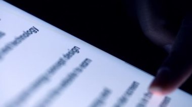 İnanılmaz gelişmiş bir görüntü. Süper hızlı kablosuz bağlantı masaüstü uygulamaları iş gününüzü süper hızlı WiFi ve hücresel seçeneklerle daha verimli hale getirir. Sihirli Klavye özellikleri.