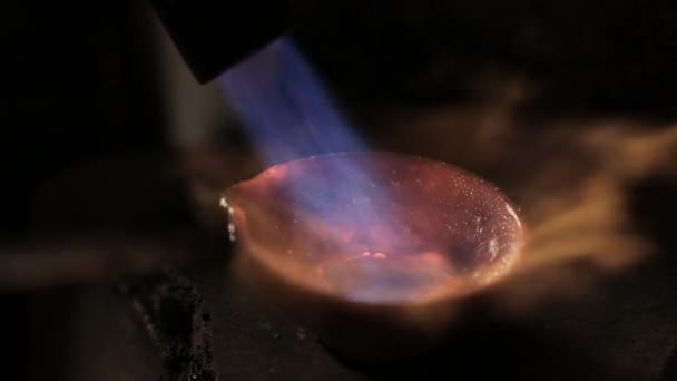 Melting of silver by a blowtorch — Stock Video