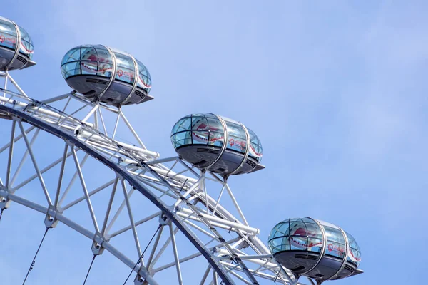 LONDRES, REINO UNIDO - 6 DE MAIO: Detalhe do London Eye em 6 de maio de 2011 em Londres, Reino Unido. London Eye é a roda gigante mais alta da Europa a 135 metros — Fotografia de Stock