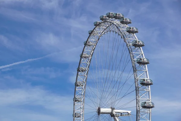 London, Storbritannien - 6 maj: detalj av London Eye på maj 6, 2011 i London, Uk. London Eye är det högsta pariserhjulet i Europa på 135 meter — Stockfoto