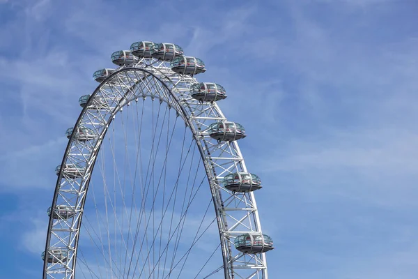 London, Storbritannien - 6 maj: detalj av London Eye på maj 6, 2011 i London, Uk. London Eye är det högsta pariserhjulet i Europa på 135 meter — Stockfoto