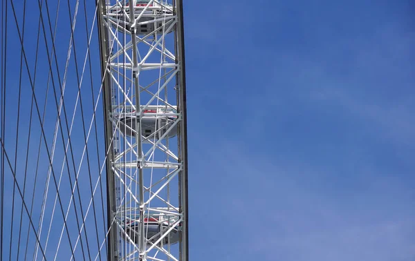 London, united kingdom - 6. Mai: Detail aus london eye am 6. Mai 2011 in london, uk. London Eye ist mit 135 Metern das höchste Riesenrad Europas — Stockfoto