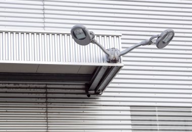 Dış dekorasyon için alüminyum paneller kullanımı building yakınındaki sokak lambası