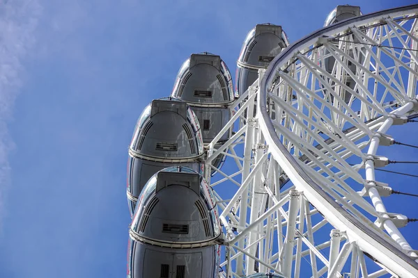 LONDRES, ROYAUME-UNI - 6 MAI : Détail de London Eye le 6 mai 2011 à Londres, Royaume-Uni. London Eye est la plus haute roue Ferris d'Europe à 135 mètres — Photo