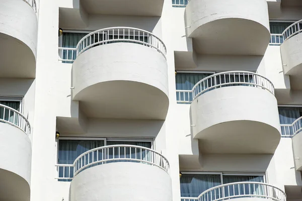 Varandas de um edifício moderno. detalhe textura — Fotografia de Stock