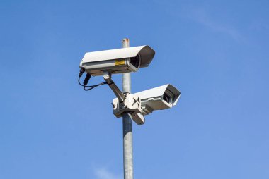 Güvenlik kamerası. Modern Cctv kamera bir duvar. Kavramı gözetim ve izleme.