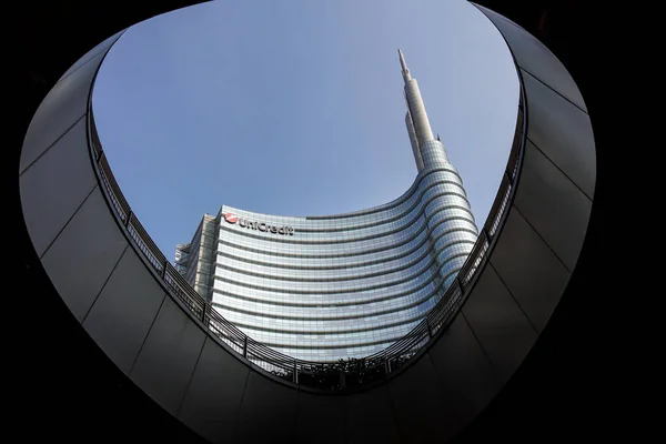 Mediolan, Włochy 4 maja 2019. Unicredit wieżowiec wieża w dzielnicy Porta Nuova w pobliżu Porta Garibaldi. — Zdjęcie stockowe