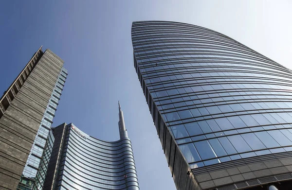 MILANO, ITALIA 4 MAGGIO 2019 Torre grattacielo Unicredit in zona Porta Nuova vicino a Porta Garibaldi . — Foto Stock