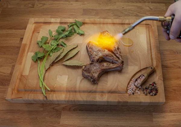 kuzu karşılamak kaburga