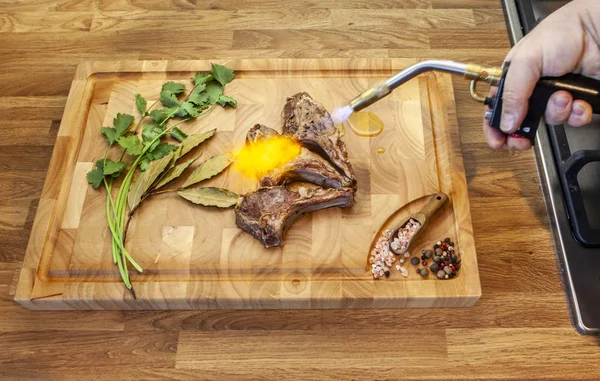 kuzu karşılamak kaburga