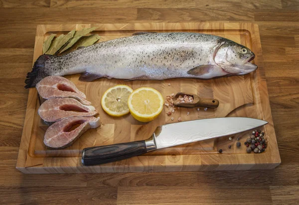 Balık kesme tahtası