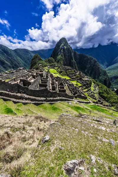 Ruinerna Den Gamla Inka Staden Machu Picchu Vackert Beläget Sluttningarna — Stockfoto
