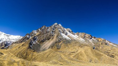 Peru, belgili tanımlık Andes dağ dağ aralıkları Panoraması filme dağlık bölgelerde.