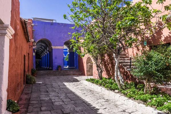 Shadow High Wall Monastery Yard — Stock Photo, Image