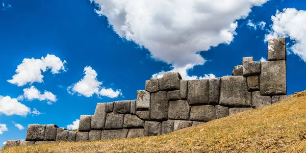 Nubes Cielo Azul Sobre Los Restos Antigua Muralla Inca Cusco — Foto de Stock