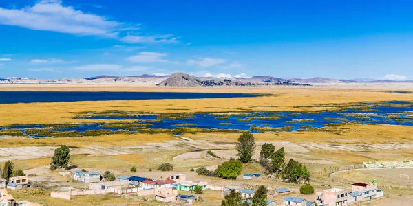 Temprano Mañana Orilla Pantanosa Cubierta Juncos Del Lago Titicaca — Foto de Stock