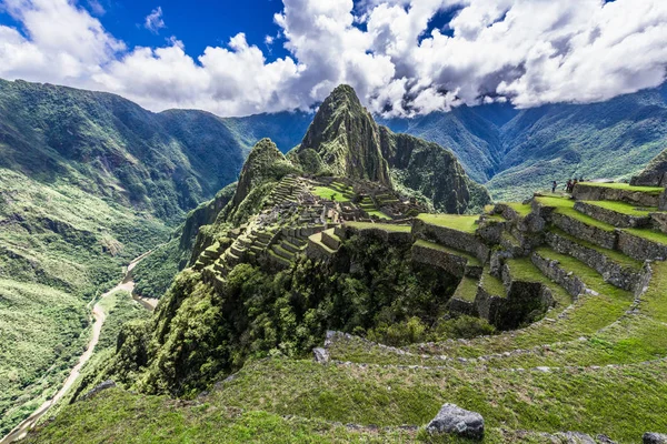 Ruinerna Den Gamla Inka Staden Machu Picchu Vackert Beläget Sluttningarna — Stockfoto