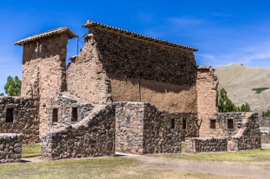 Eski Perulu Tapınağı, Machu Picchu götürür ünlü Inca Caddesi'nde bulunan Rakchi kalıntıları.