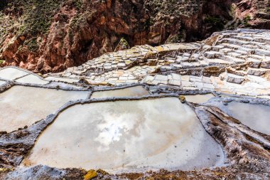 Salinas de maraş tuz madenleri beyaz teraslarında belgili tanımlık Andes dağ dik yamaçlarında yer alan.