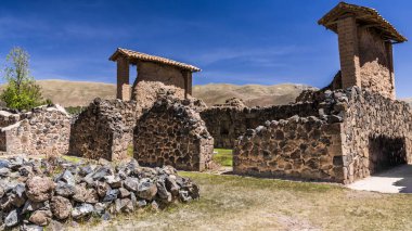 Eski Perulu Tapınağı, Machu Picchu götürür ünlü Inca Caddesi'nde bulunan Rakchi kalıntıları.