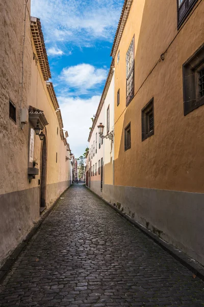 Clear Sky Long Narrow Street Small Mountain Town Center Tenerife — Stock Photo, Image