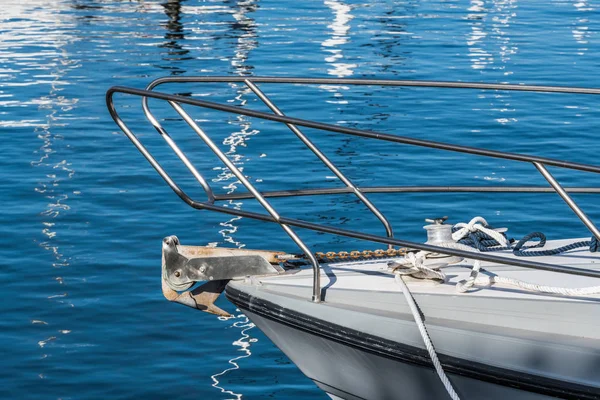 Eine Große Weiße Ozeanjacht Liegt Ocean Marina Los Gigantes Auf — Stockfoto