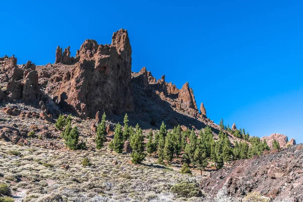 Picos Rocas Afiladas Rodean Campos Lava Meseta Pie Del Volcán — Foto de Stock