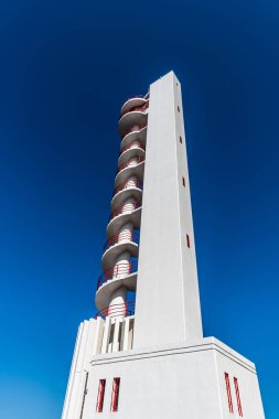 Büyük bir spiral merdiven modern bir tarzda inşa beyaz deniz feneri üst yol açar. Deniz feneri Tenerife Kuzey kıyısında yer almaktadır.