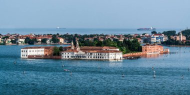 San Giorgio Maggiore Şapeli Venedik lagünündeki Küçük Adalar manzarası