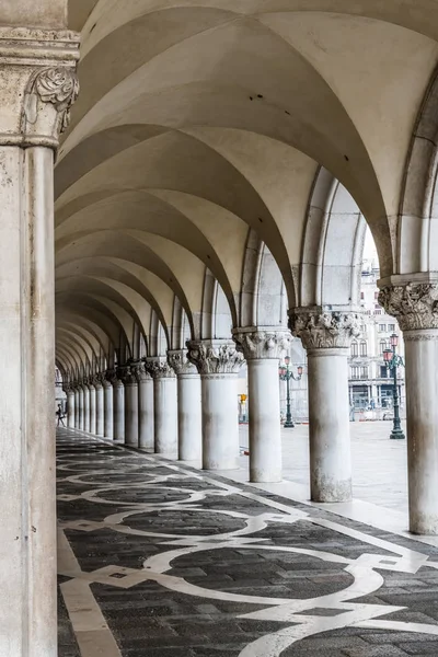 Kolonnaden Doges Palats Hjärtat Gamla Venedig Tidigt Morgonen — Stockfoto