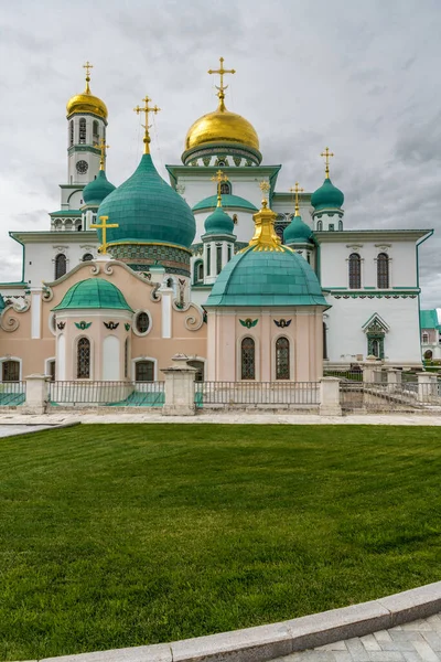 Nuvens Tempestade Sobre Cúpulas Novo Mosteiro Jerusalém Região Moscou — Fotografia de Stock