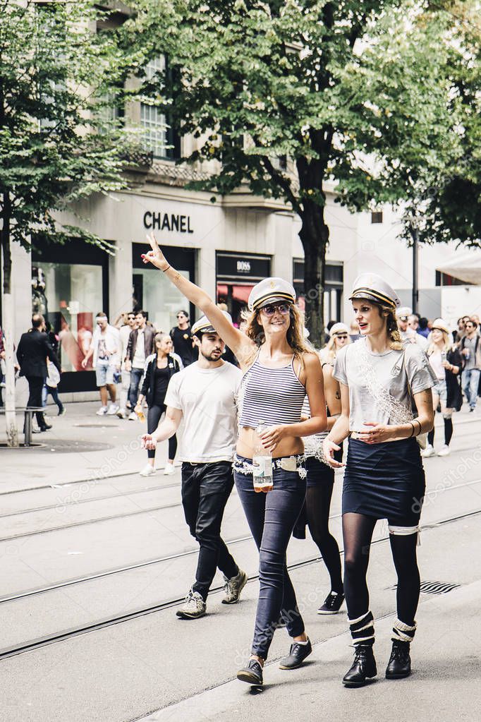 Amateur zurich frauen