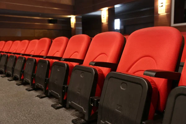 Interior Cinema Vazio Com Assentos Vermelhos — Fotografia de Stock